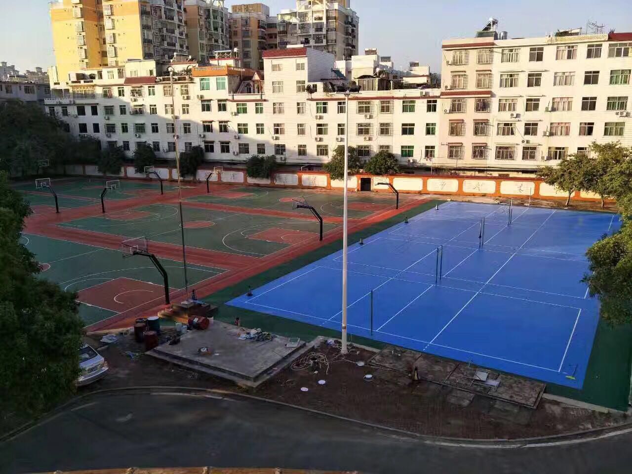 廣西玉林高中 <a href=http://m.rkkor.cn target=_blank class=infotextkey>硅PU</a>球場