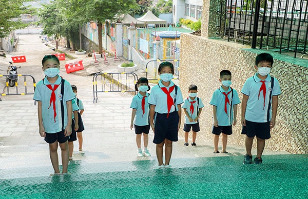 沙溪鎮(zhèn)濠涌小學舉行2021-2022學年上學期第二次強化防控新冠疫情演練