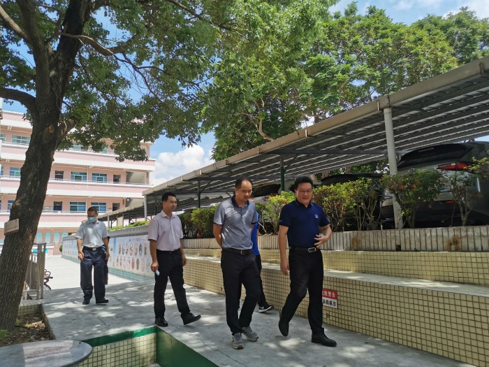 沙溪鎮(zhèn)鎮(zhèn)領(lǐng)導教師節(jié)前夕蒞臨康樂小學慰問一線教師