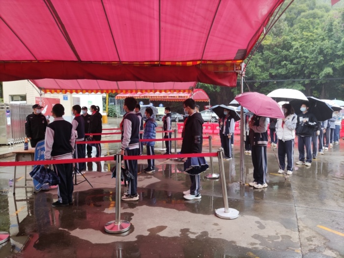 應(yīng)急演練警鐘鳴，平安校園共守護(hù)