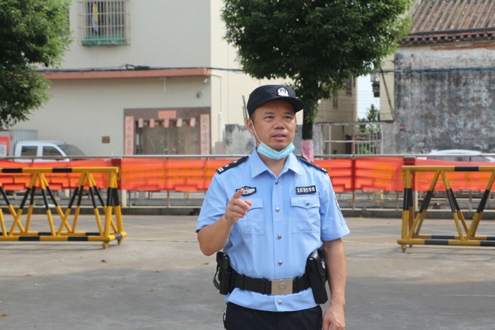 榮興派出所“送教上門”，求實學校開展“反恐防暴”應急演練