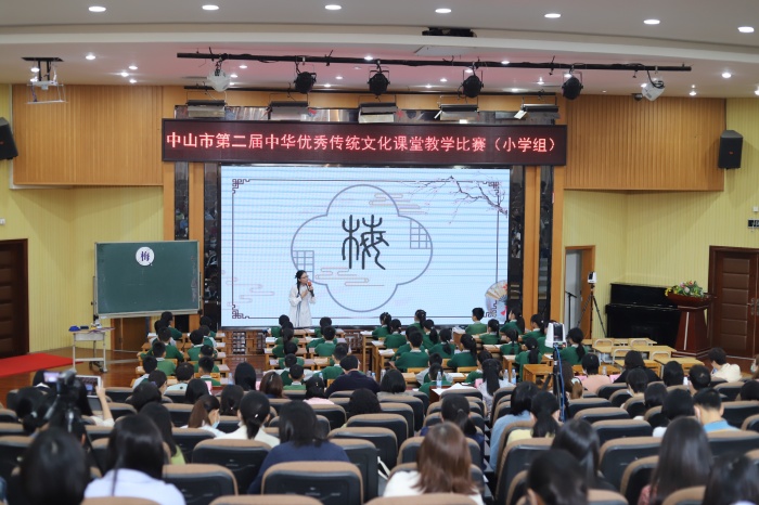 寶劍鋒從磨礪出，梅花香自苦寒來(lái)