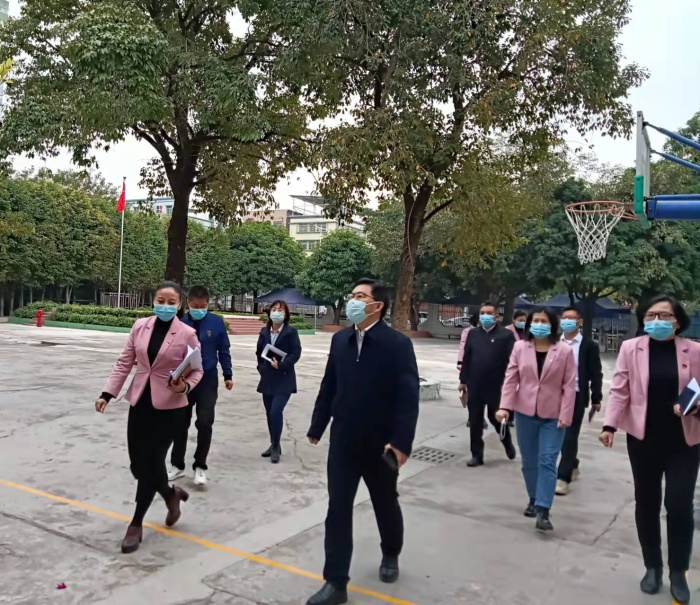 百年大計(jì)，教育為本