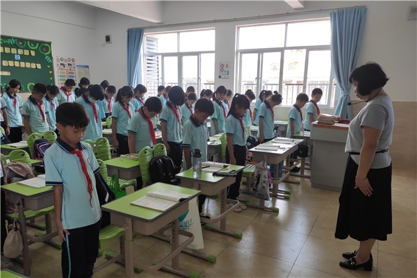 永遠(yuǎn)銘記歷史，吾輩當(dāng)自強(qiáng)