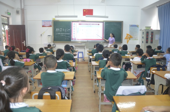 消防疏散學(xué)自救 安全意識駐心間