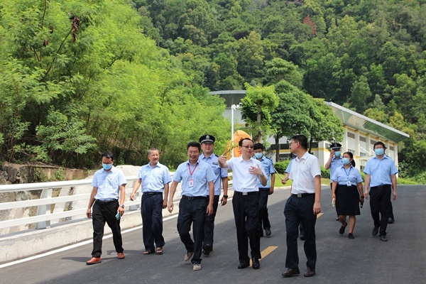 賡續(xù)百年初心，擔(dān)當(dāng)育人使命！中山二中開(kāi)展慶祝教師節(jié)系列活動(dòng)