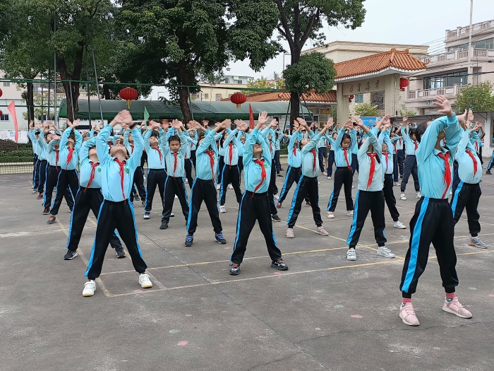 推動體育鍛煉，增強身體素質(zhì)