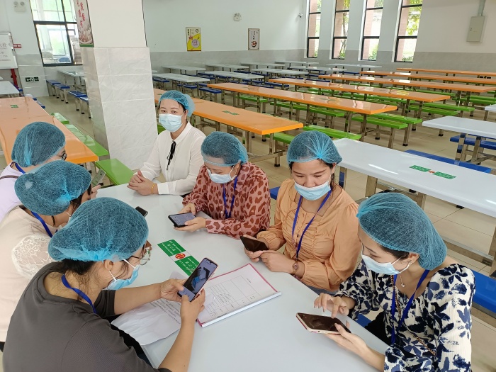 開發(fā)區(qū)第一小學：家長進校“赴宴”；共享快樂“食”光