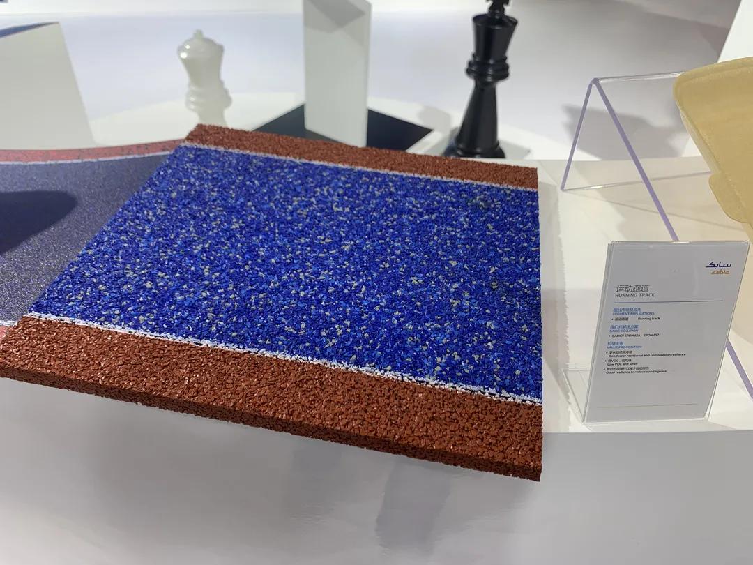 “黑科技”跑道，讓運(yùn)動(dòng)員“飛了起來(lái)”！-奧運(yùn)田徑跑道是如何造出來(lái)的？