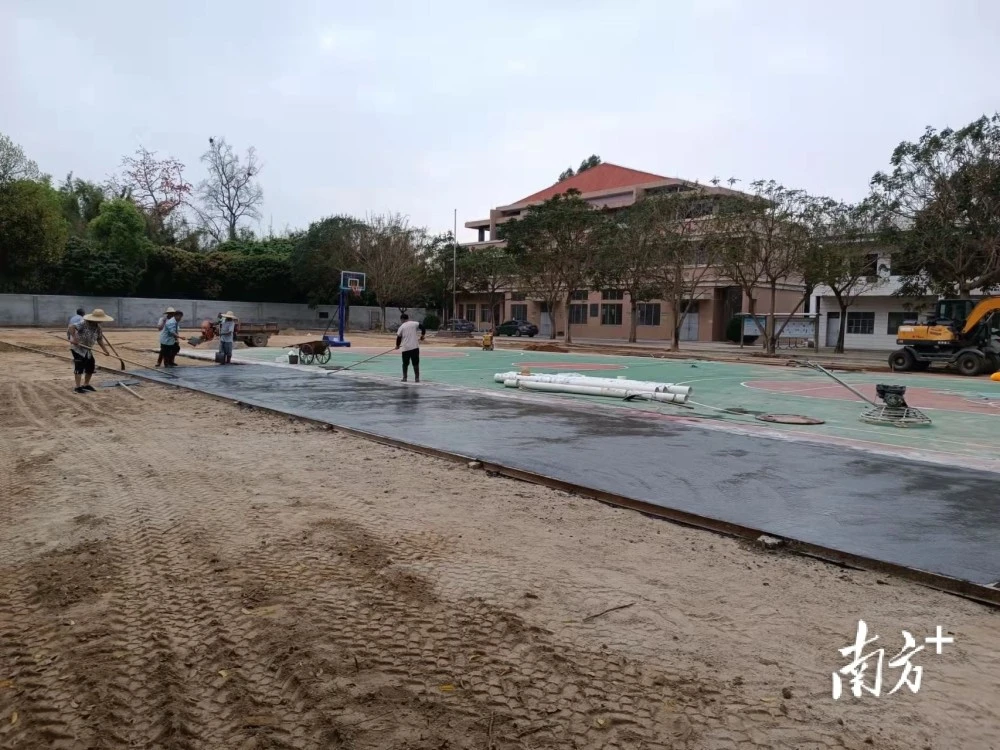 59名學生喜迎愛心操場，惠城汝湖村尾村興建標準<a href=http://m.rkkor.cn target=_blank class=infotextkey>塑膠跑道</a>