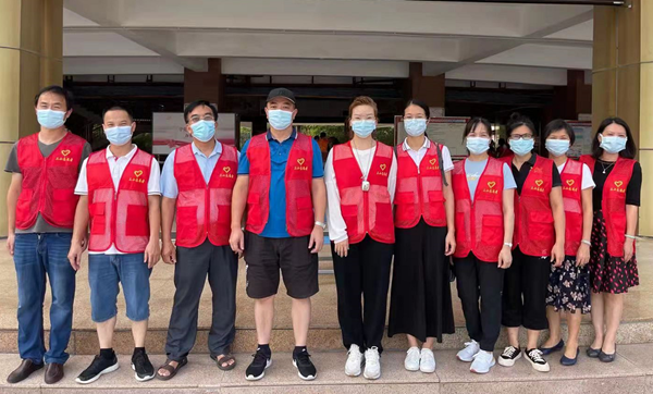 火炬三?。何覟槿罕娹k實事 一線助力疫情防控