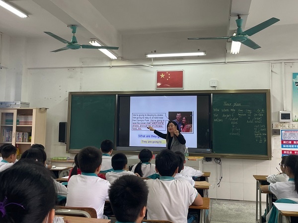 英語課堂展風(fēng)姿，專業(yè)引領(lǐng)促成長