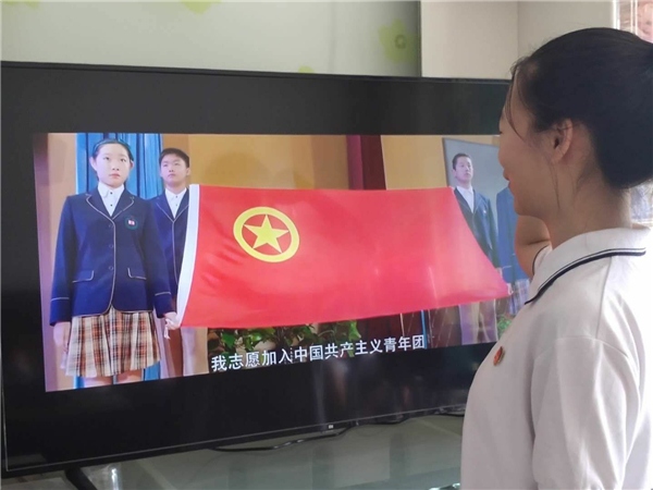 火炬區(qū)一中團委舉行“五四”主題宣傳教育實踐活動