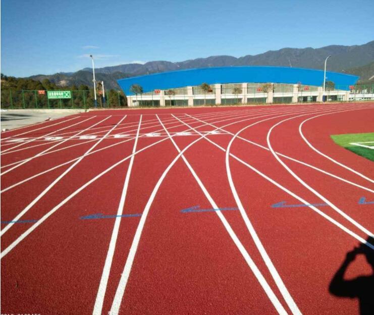 籃球場用<a href=http://m.rkkor.cn target=_blank class=infotextkey>塑膠跑道</a>，與時俱進