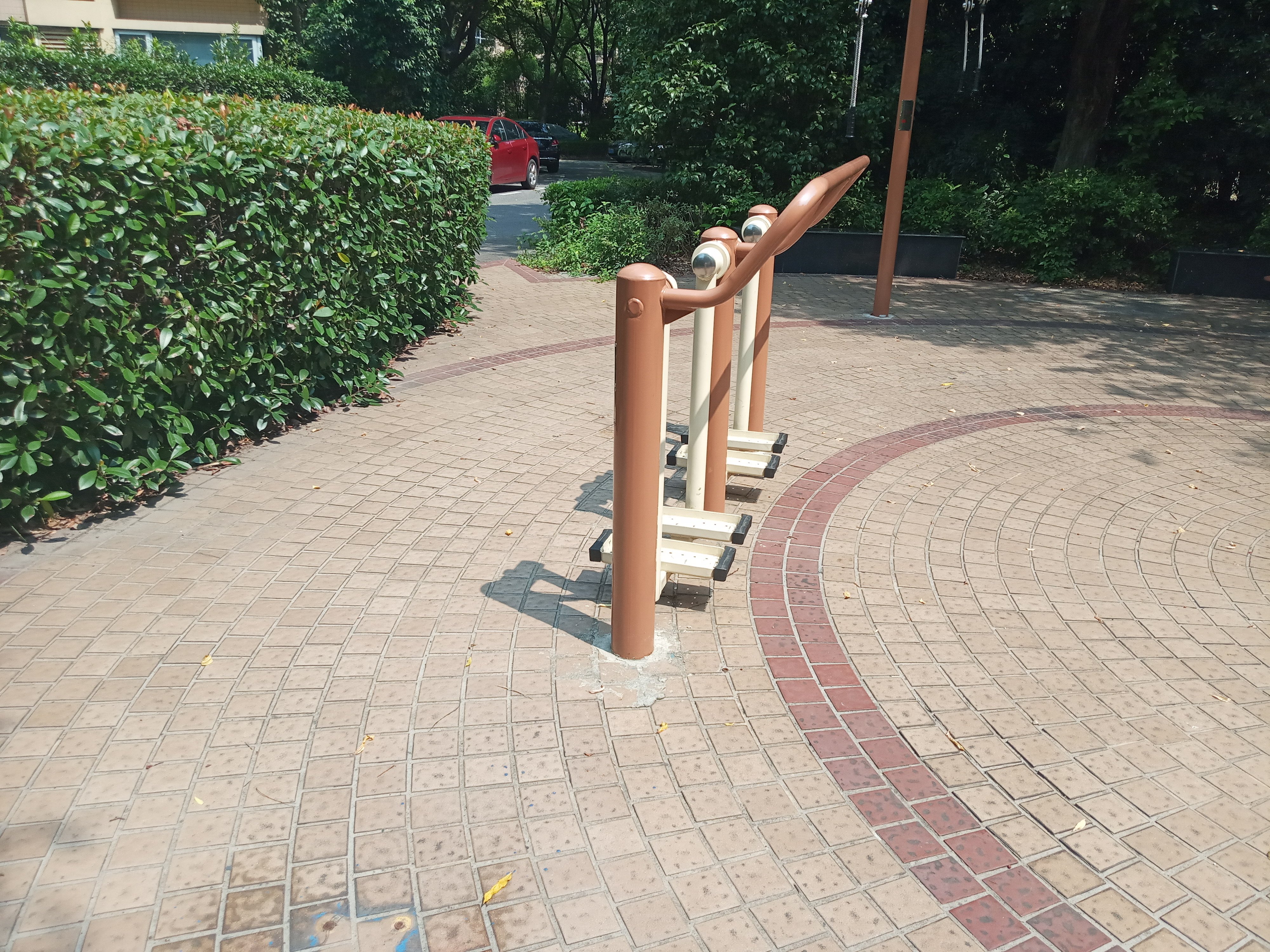 二位太空漫步機(jī)