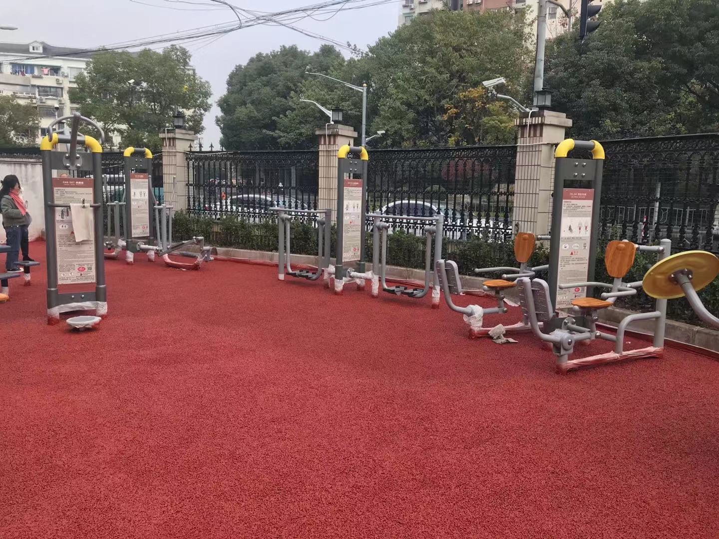 靜安區(qū)彭浦鎮(zhèn)龍?zhí)毒游∩睃c(平利路208號)