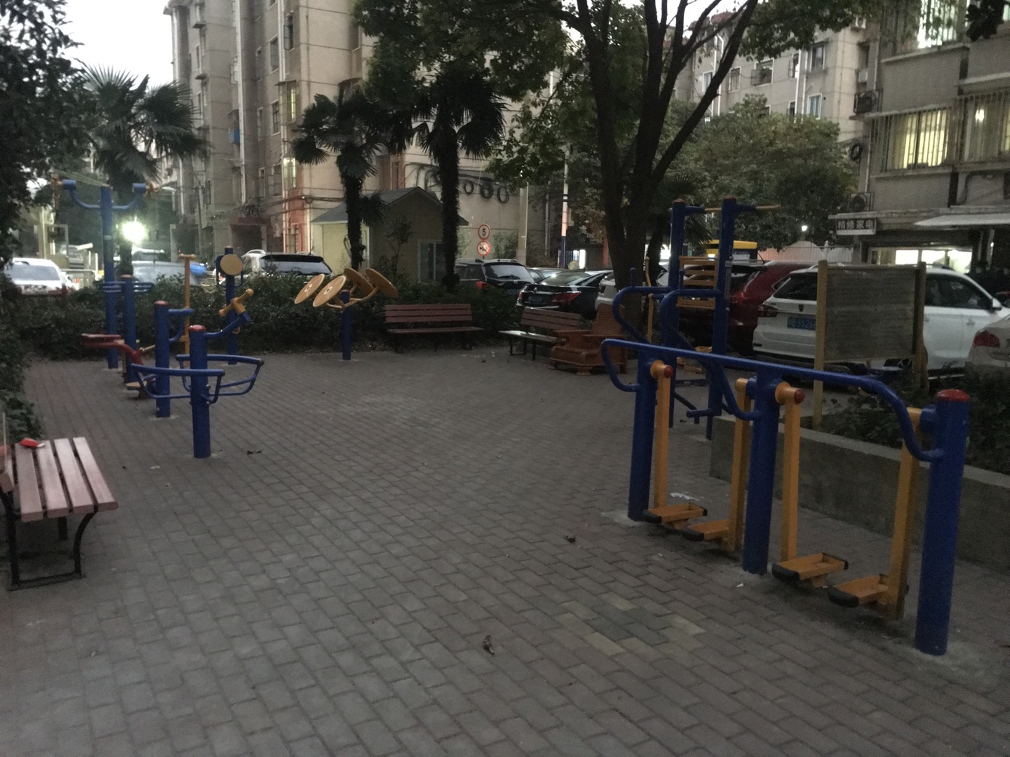 華浜新村居委長江路366弄健身點