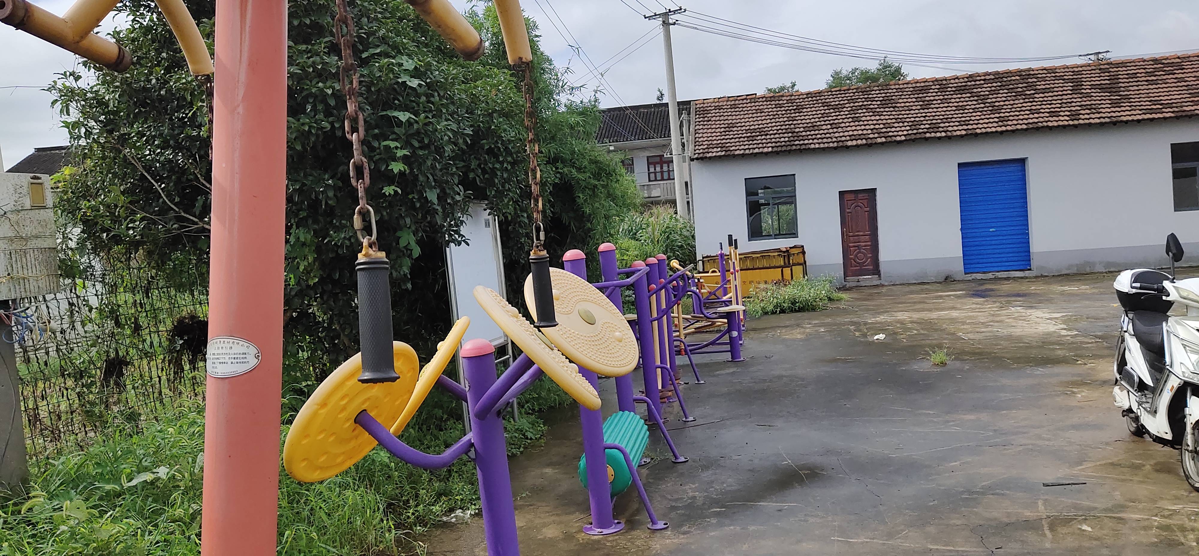 華亭鎮(zhèn)雙塘村橫塘7隊健身點