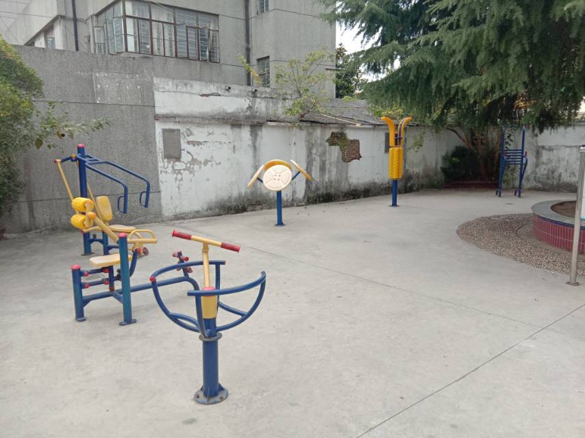 江鎮(zhèn)居委新建路54號健身路徑