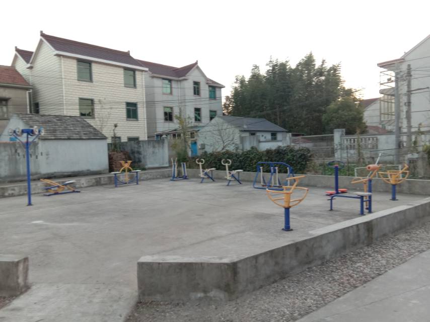 高永村4組高宅304號(hào)前健身路徑