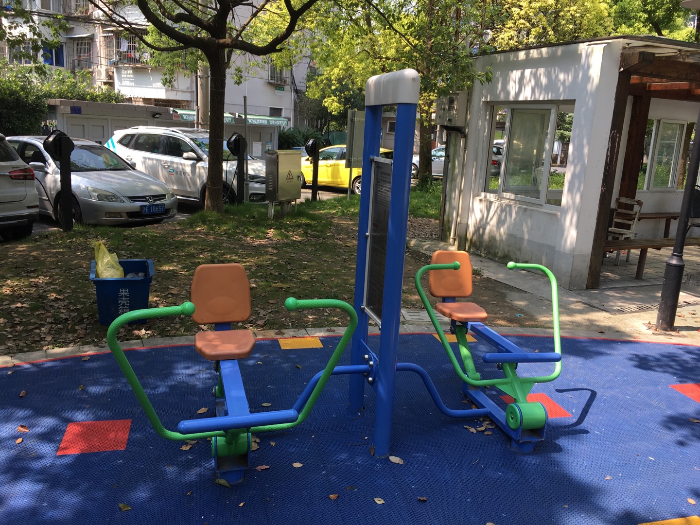 雙立柱平推平拉訓練器