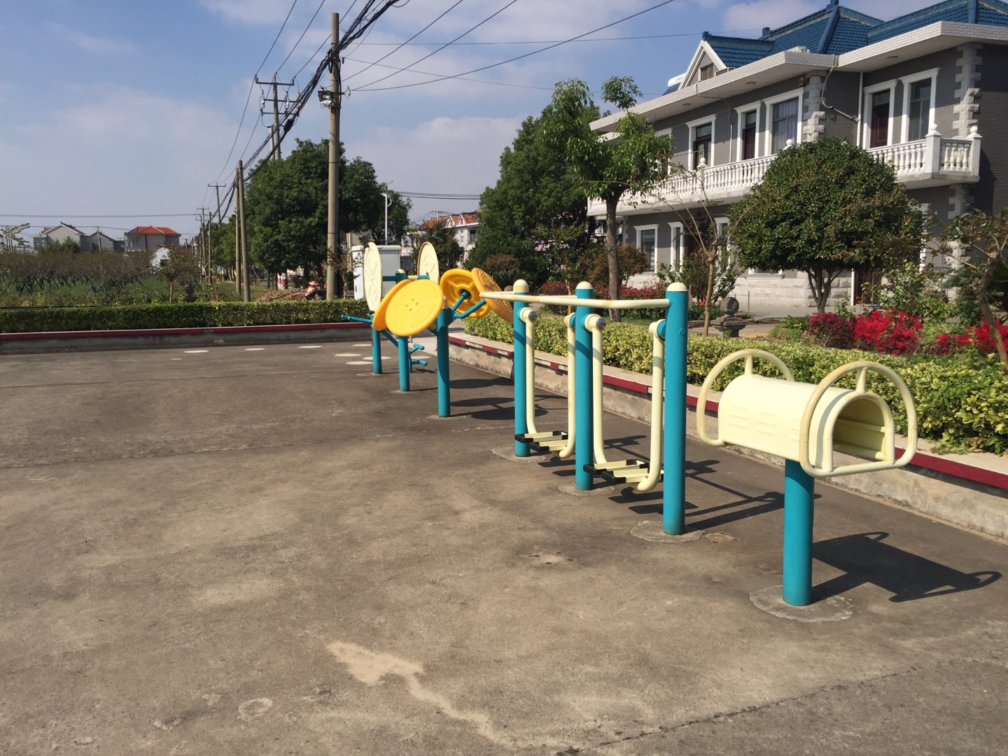 新春村九組健身點