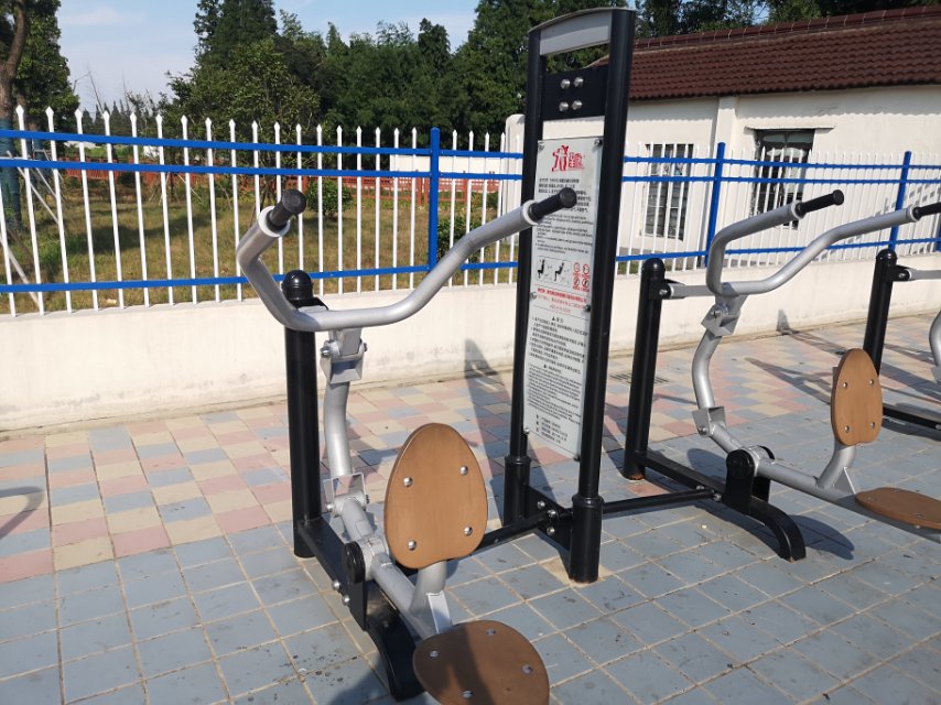 自重式高拉訓練器