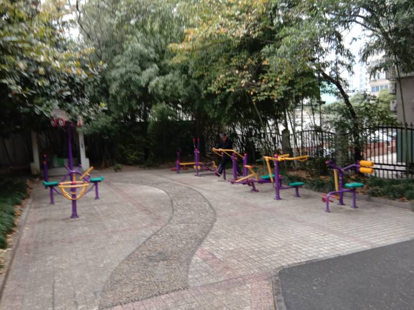 凌高小區(qū)健身點(diǎn)