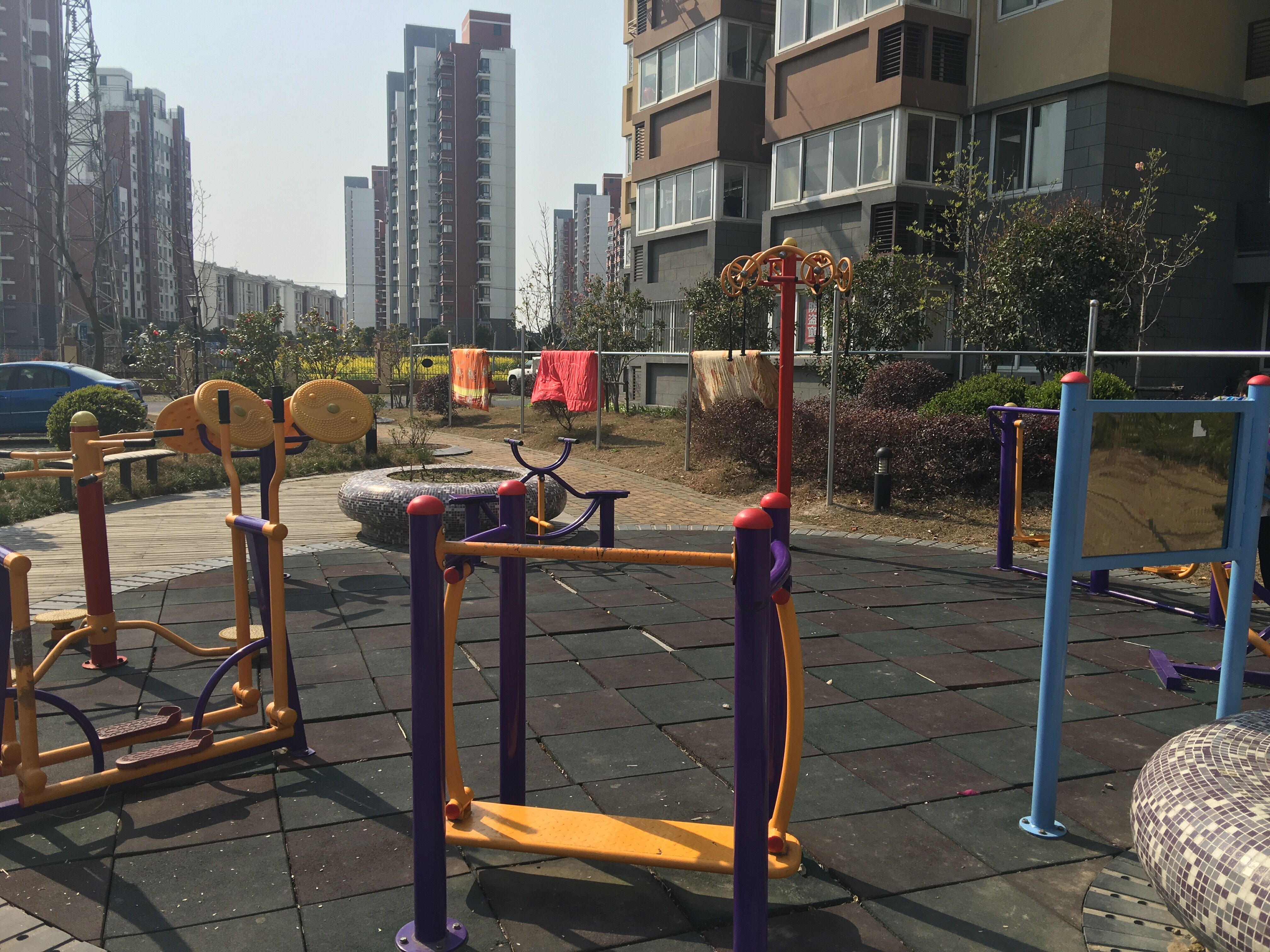 西區(qū)東茗苑健身苑點(diǎn)