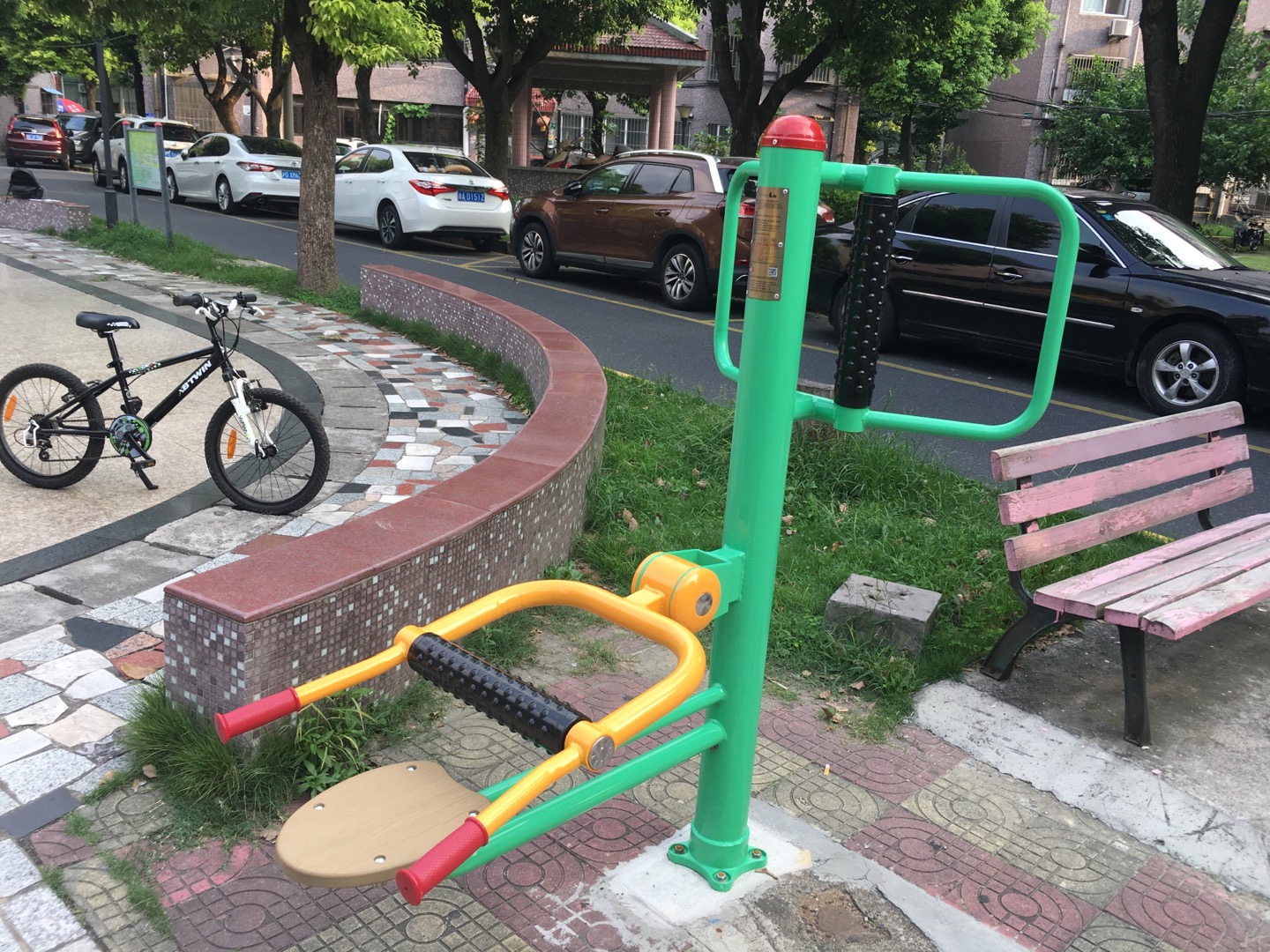 坐式腰背按摩器