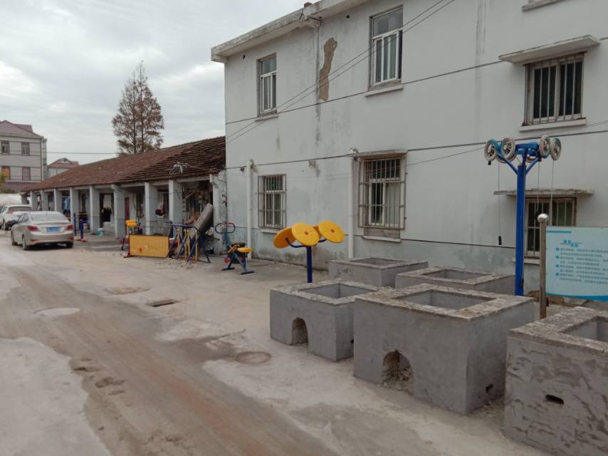 義泓村1組544號東南健身路徑