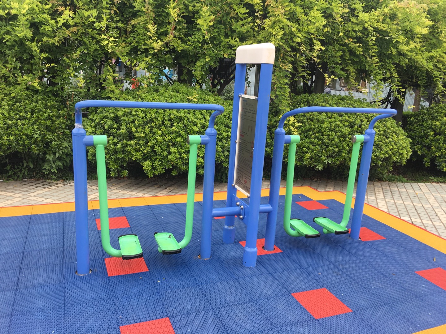 雙位太空漫步機(jī)