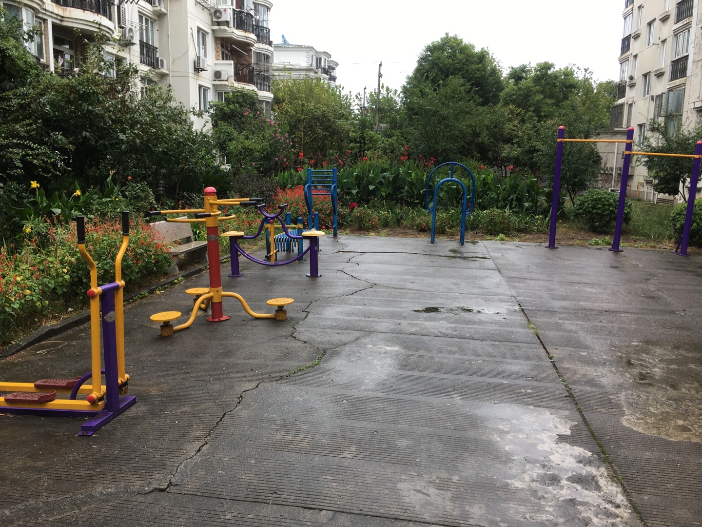 亭中國(guó)亭花苑益智健身點(diǎn)