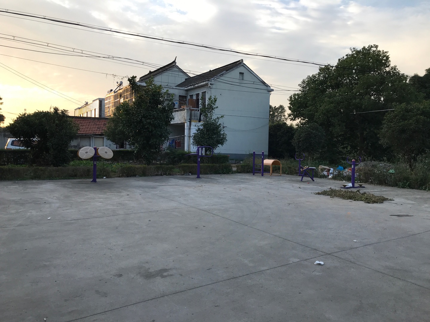 鞍山四村第一居委會(huì)健身點(diǎn)