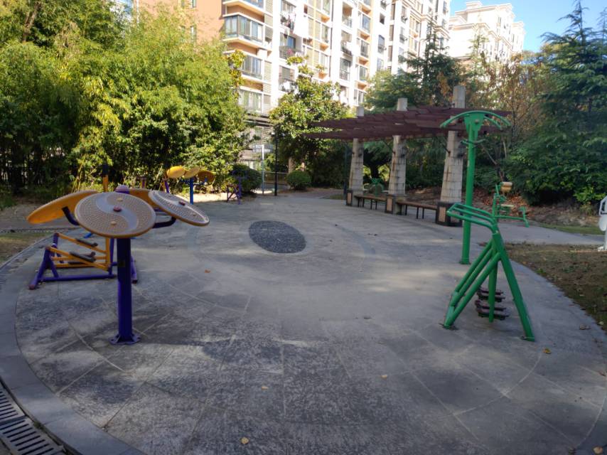 高行鎮(zhèn)森蘭尚城居委健身苑點(diǎn)3