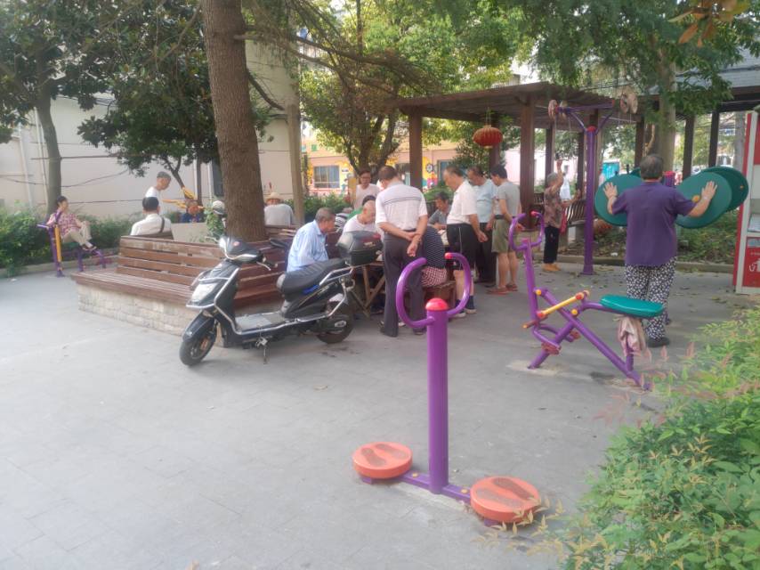 泗塘三村二居委健身點(diǎn)