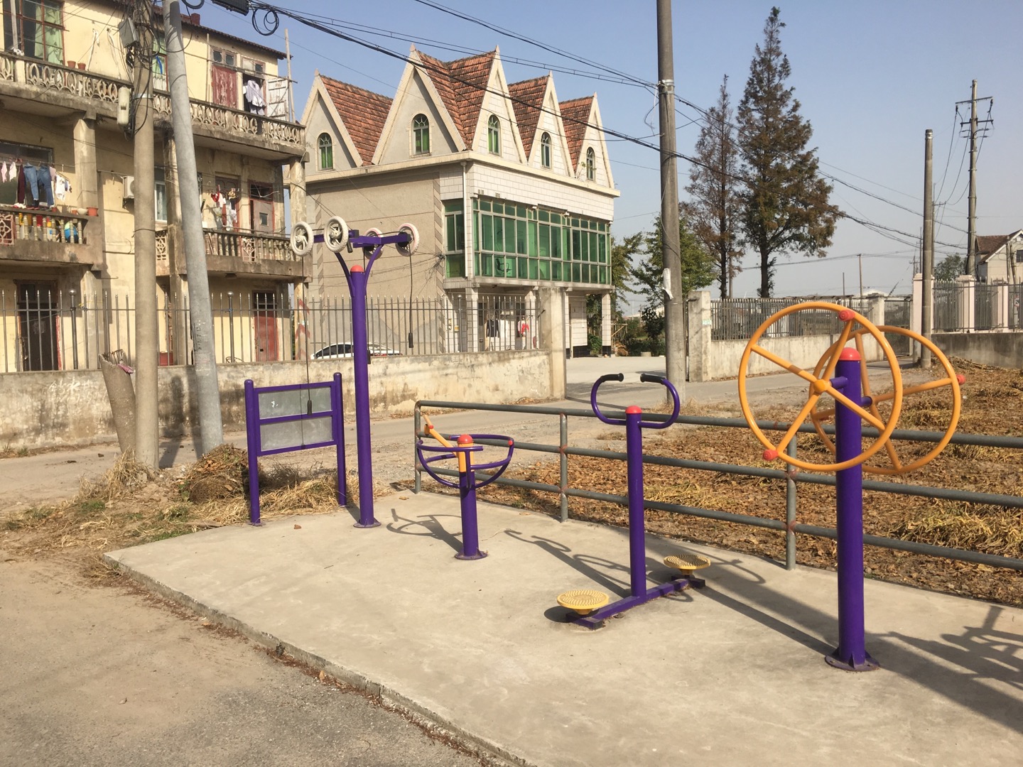 老港鎮(zhèn)東河村民委員會西河1組健身苑點