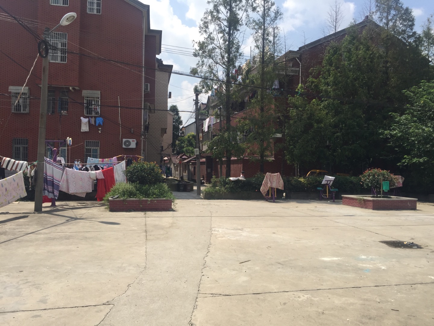 紀(jì)東村沿浦健身點(diǎn)