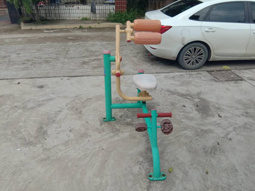 自重腹背鍛煉器