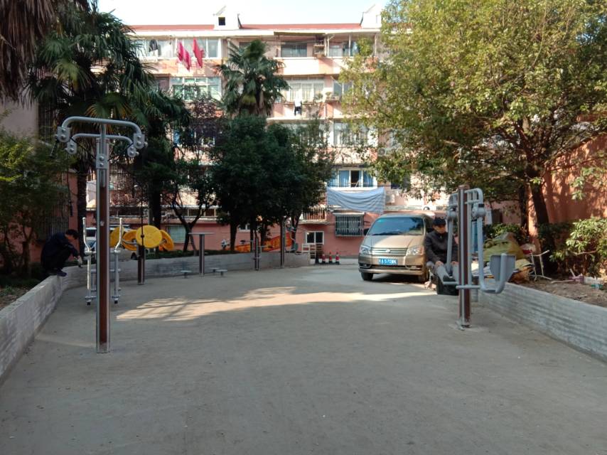 石嵐小區(qū)市民益智健苑點