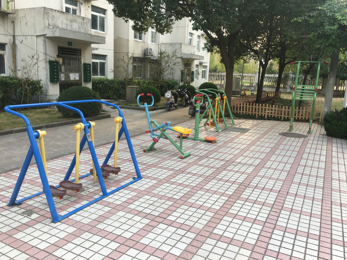 浦東新區(qū)合慶鎮(zhèn)勝利居委169弄小區(qū)健身苑點(diǎn)2