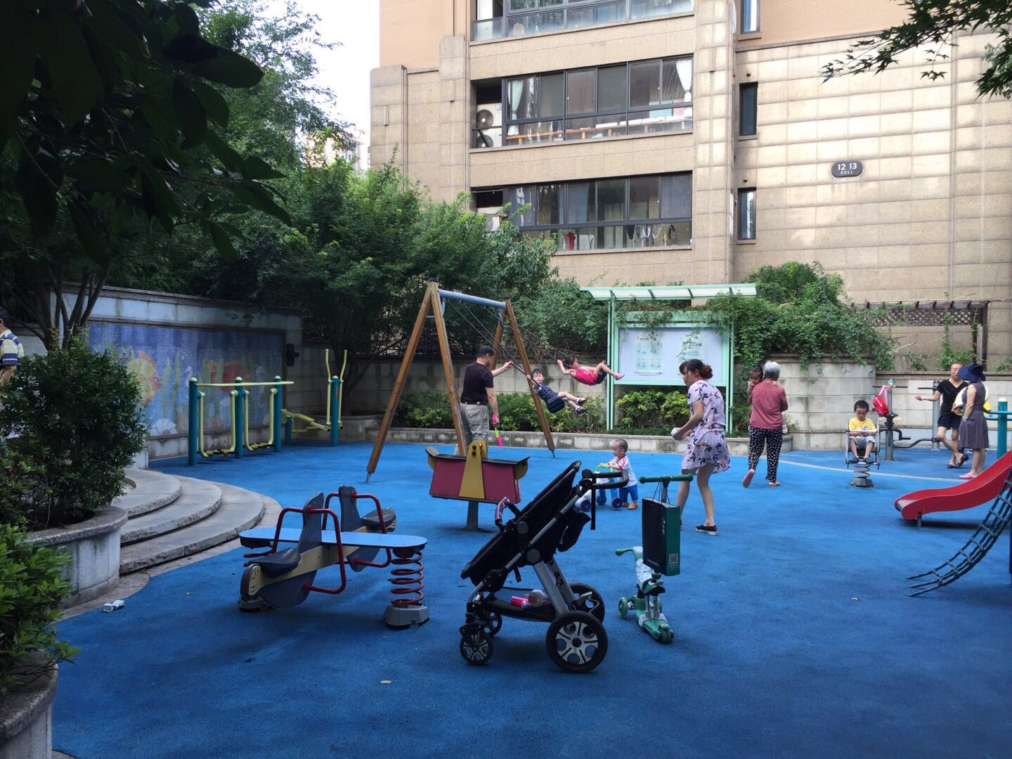 芳林社區(qū)健身點