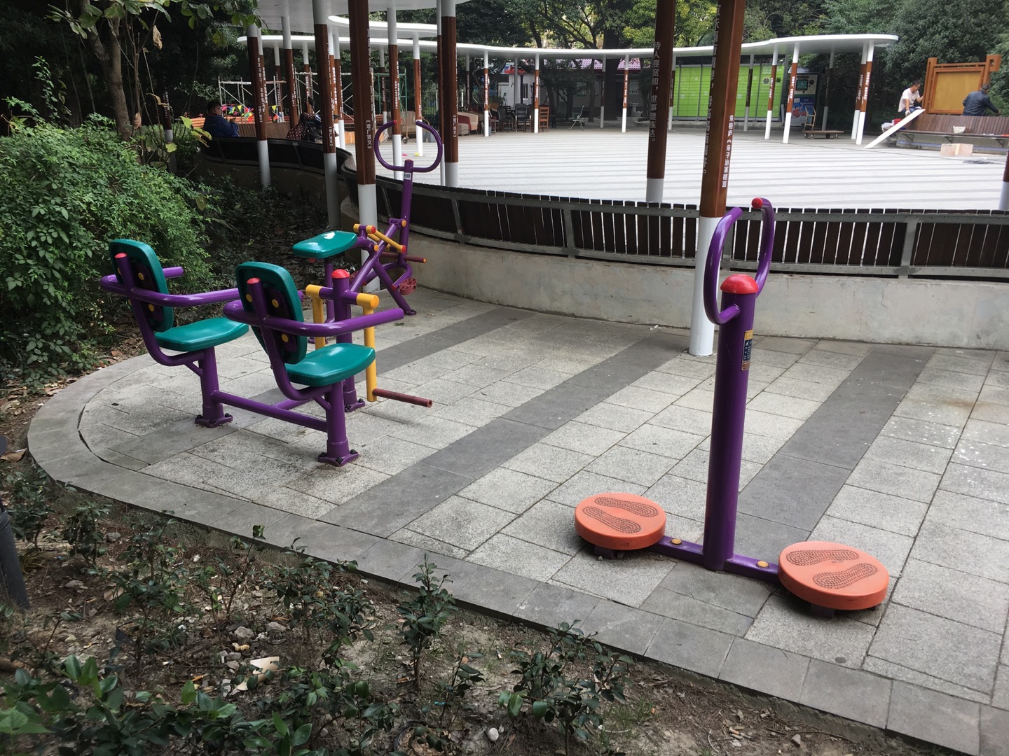 管一居委健身點