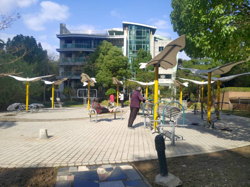 世紀(jì)花園一期健身點