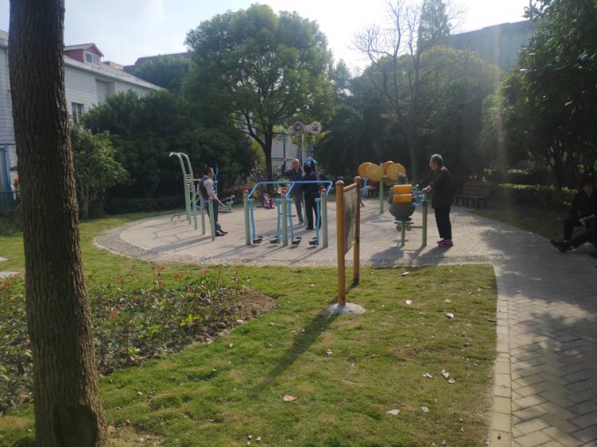 東二居委健身點(diǎn)