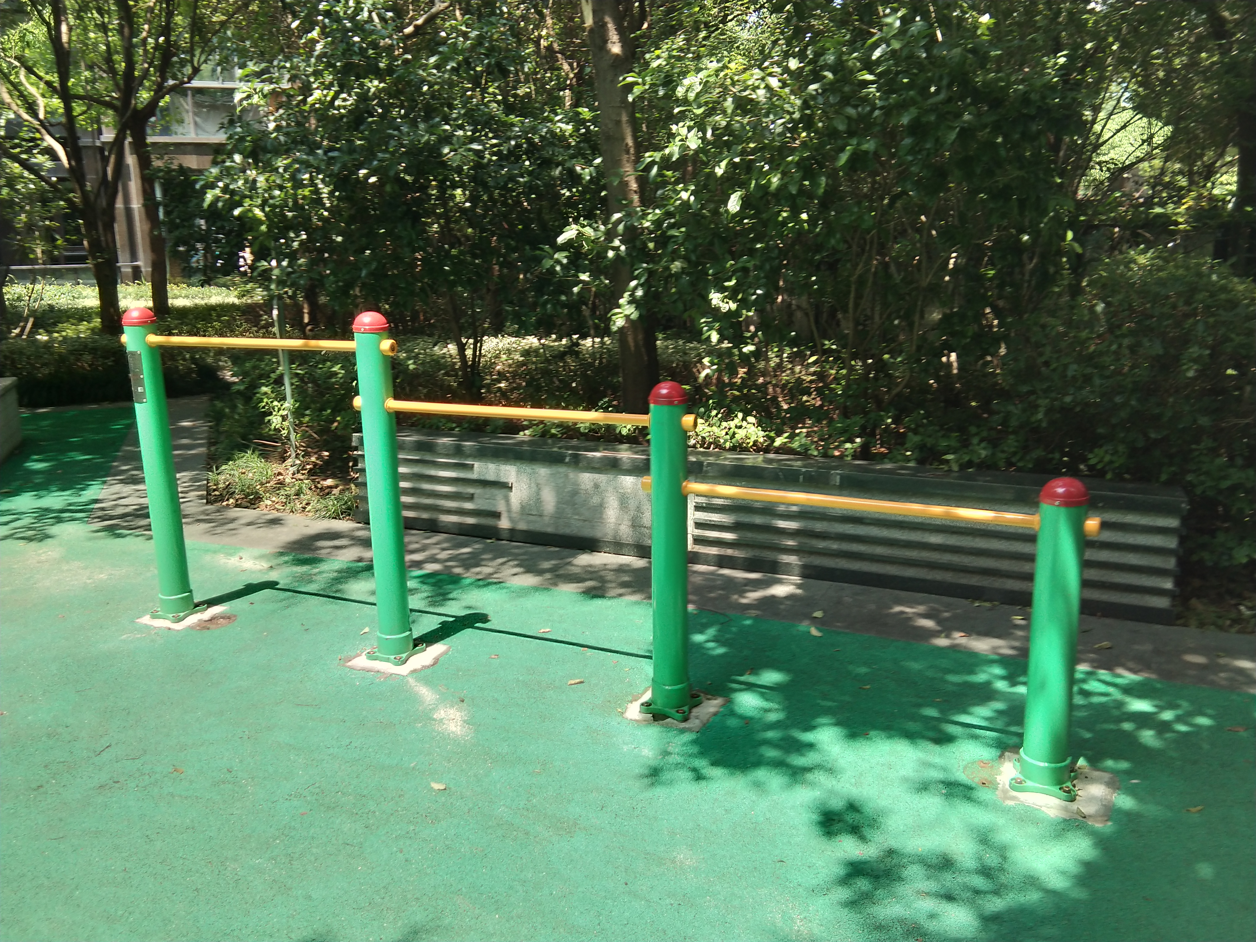 多聯(lián)壓腿架