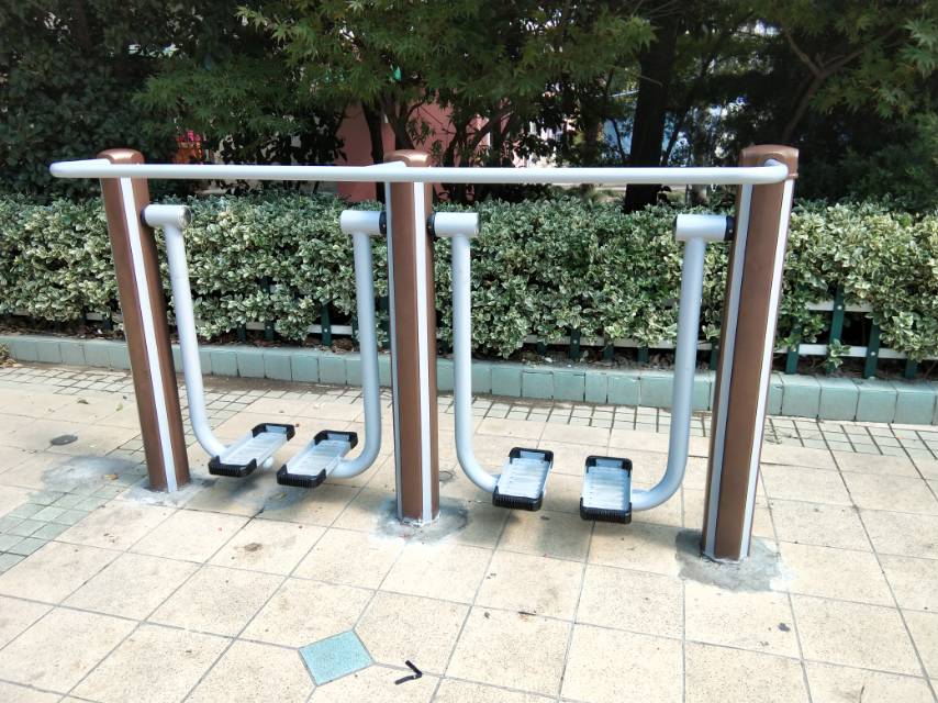 雙位太空漫步機