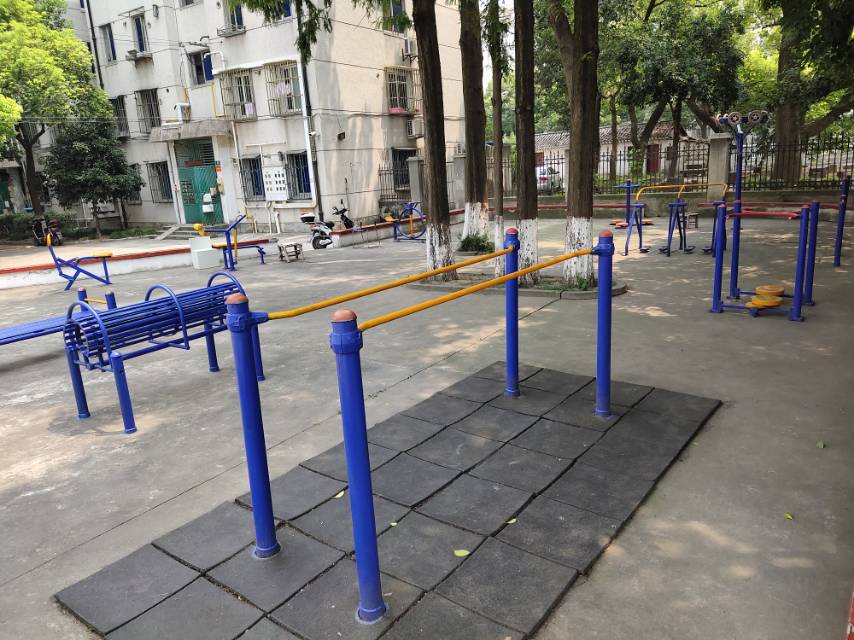 虬橋居委健身點