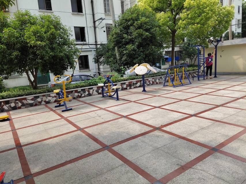 李園一村居委健身點