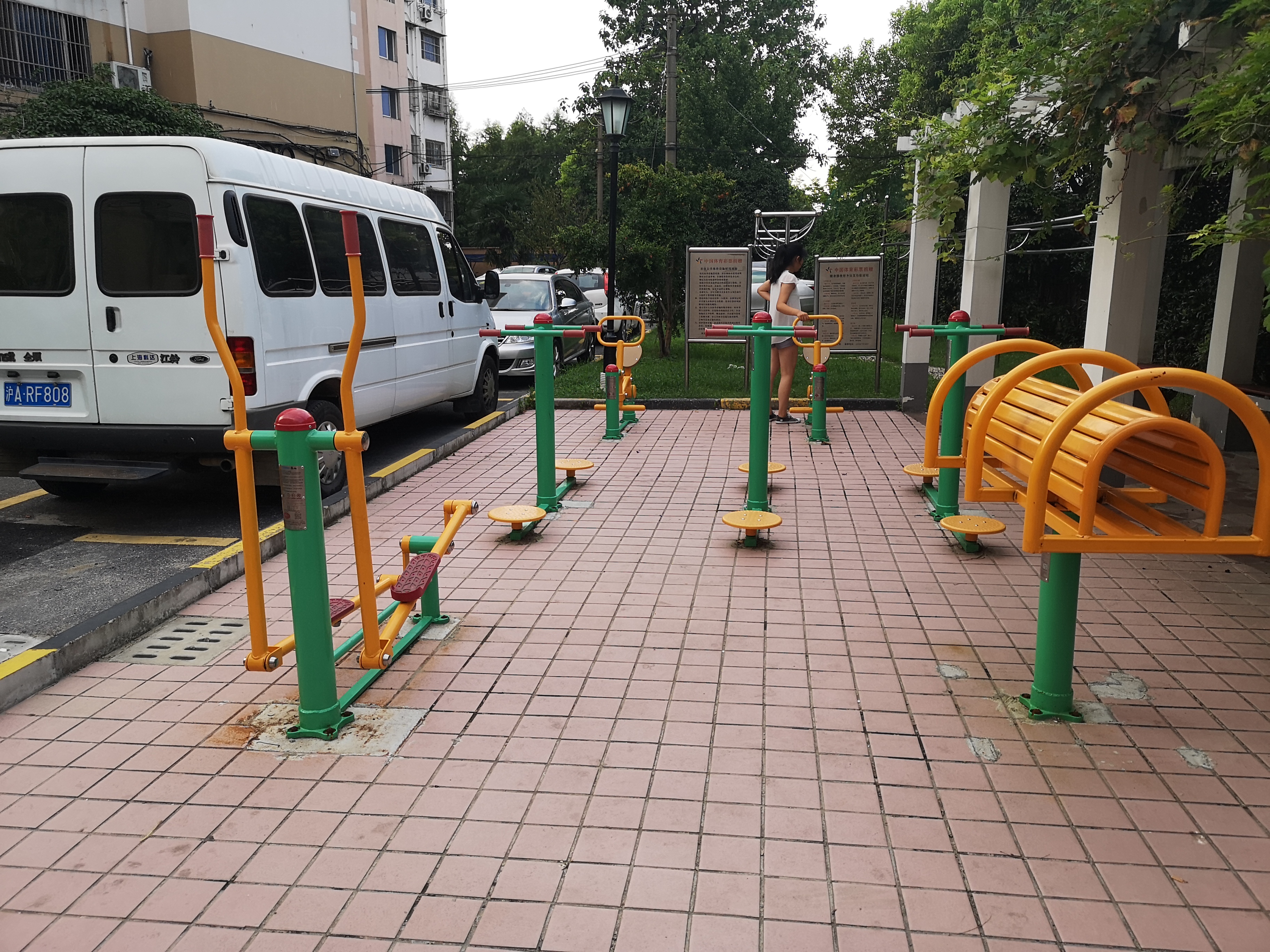 漕寶路二居委健身點(diǎn)A